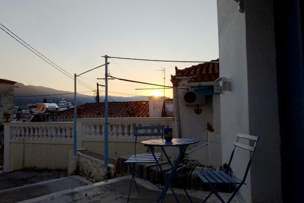 Theseus Apartment Poros Town Exterior photo